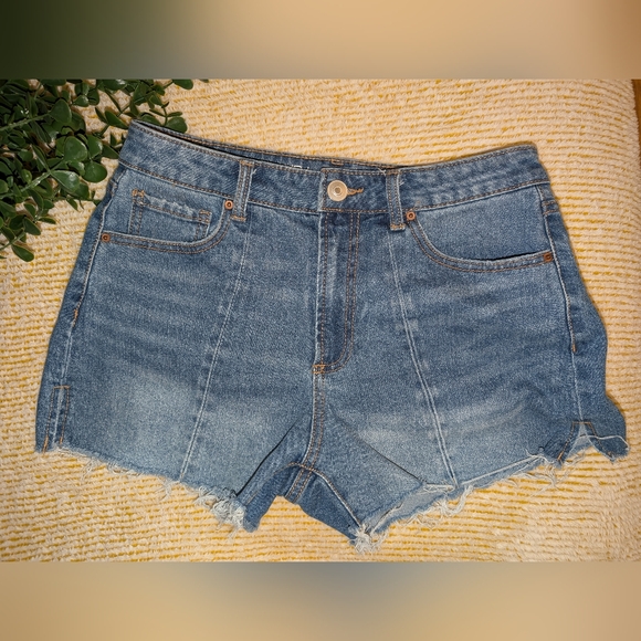 Jean Shorts Mid-Rise Cut-Off Size 9 - Picture 1 of 3